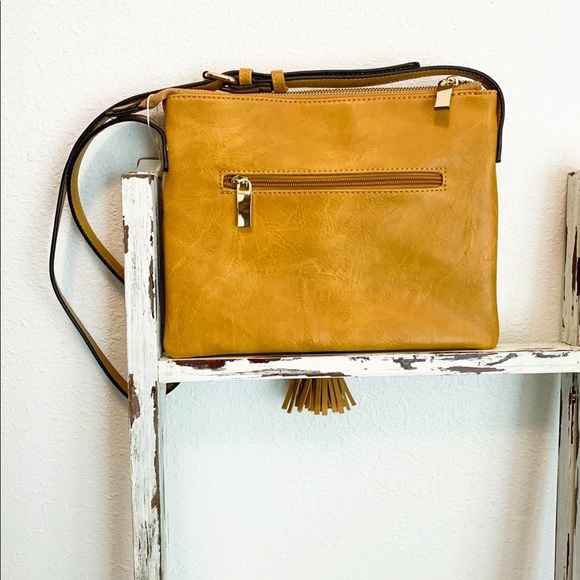 ONE LEFT✨ Braided Mustard Shoulder Bag - Picture 5 of 8